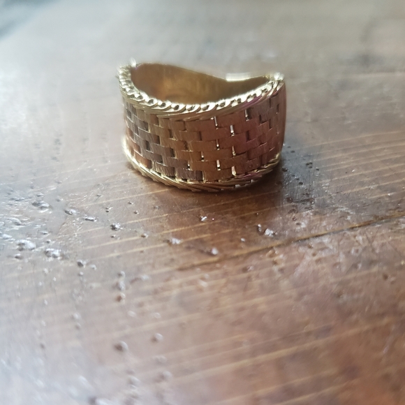 VINTAGE GOLD RING - Picture 2 of 9